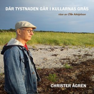 Där tystnaden går i kullarnas gräs