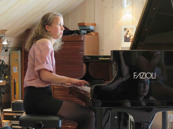 232_emma