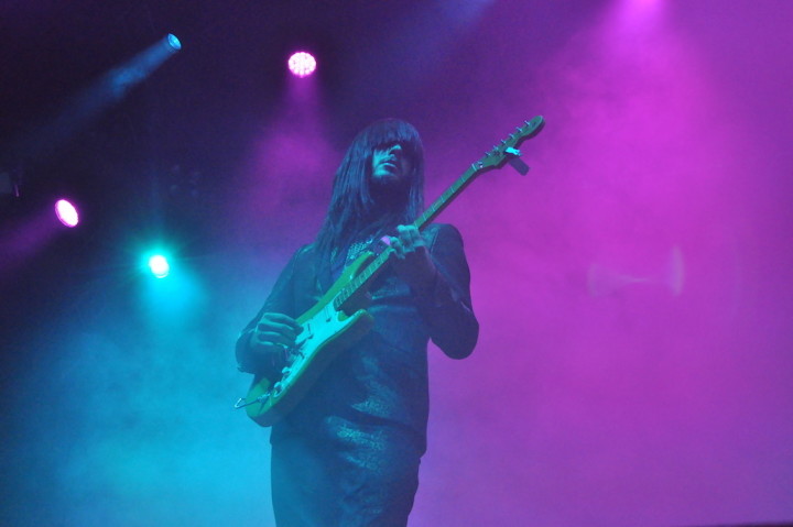 khruangbin1